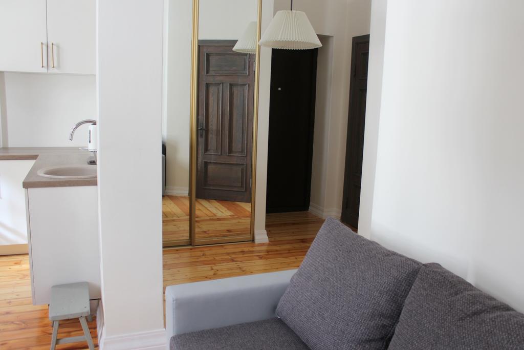 2 Room Apartment In Embasy Area Riga Buitenkant foto