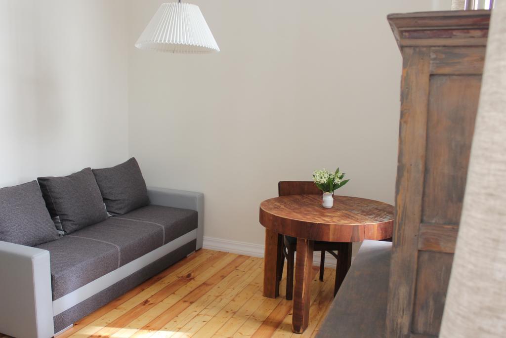 2 Room Apartment In Embasy Area Riga Buitenkant foto