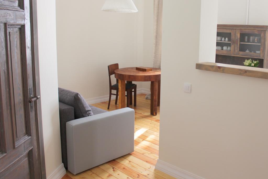 2 Room Apartment In Embasy Area Riga Buitenkant foto