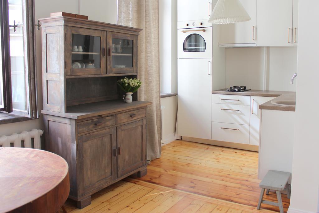 2 Room Apartment In Embasy Area Riga Buitenkant foto